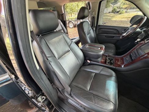 Used 2012 Cadillac Escalade ESV Premium AWD/4WD image 15