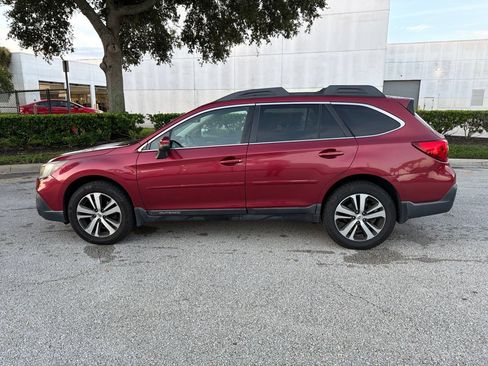 Used 2018 Subaru Outback 3.6R Limited AWD/4WD image 2