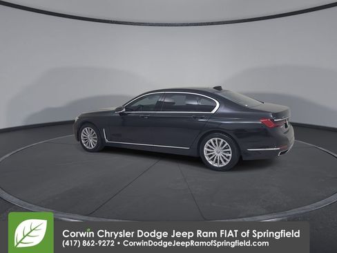 Used 2022 BMW 740i xDrive w/ Premium Package image 10