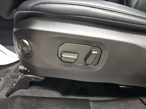 Used 2024 Jeep Wrangler Unlimited Sahara w/ Technology Group image 12