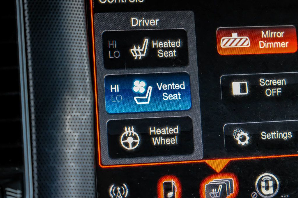 Used 2015 Dodge Charger R/T Scat Pack RWD image 30
