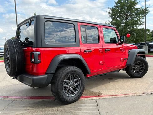 Used 2025 Jeep Wrangler Unlimited Sport AWD/4WD image 6