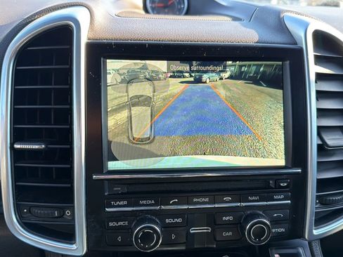 Used 2016 Porsche Cayenne AWD/4WD image 13