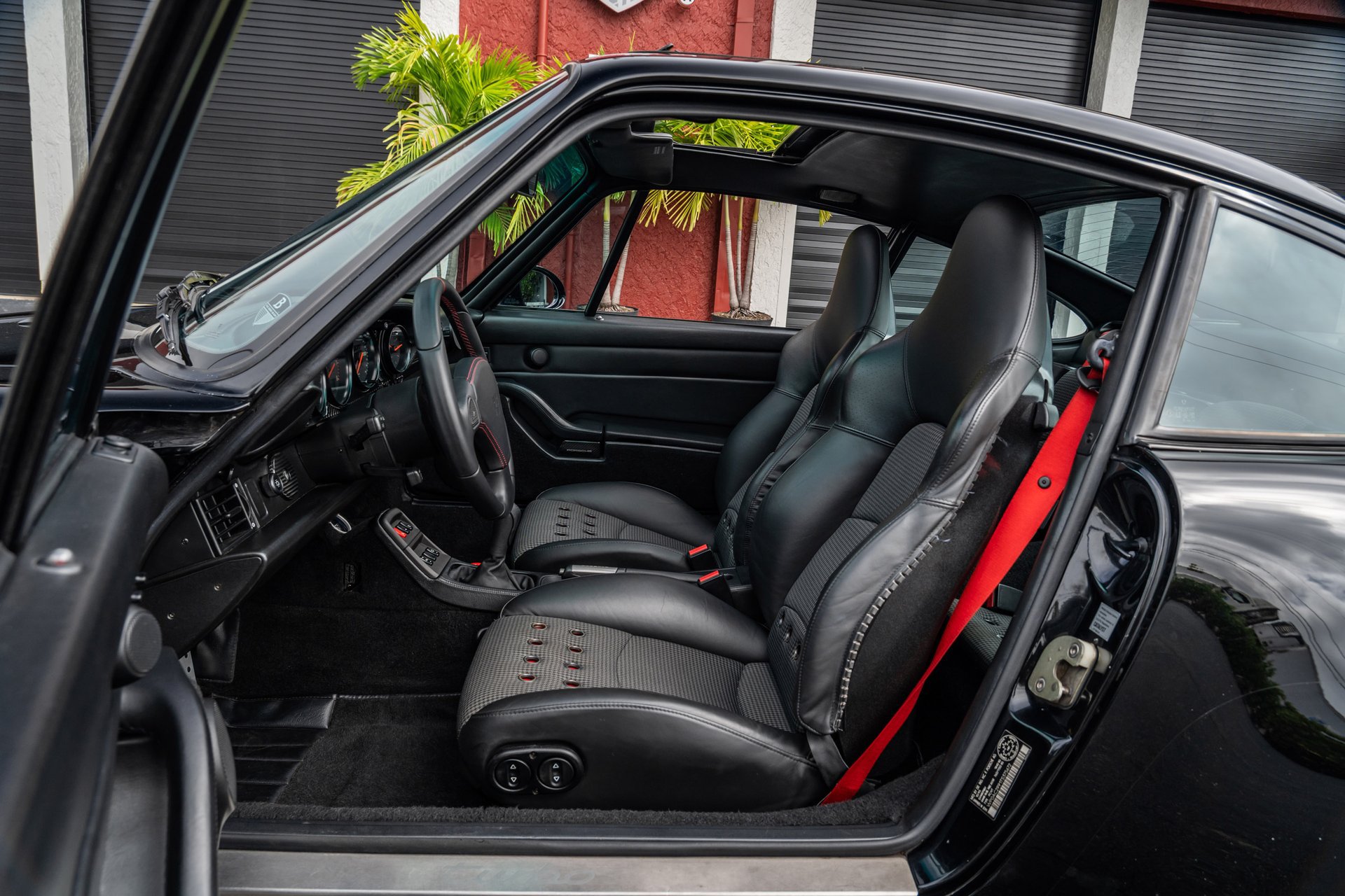 Used 1996 Porsche 911 Turbo RWD image 21