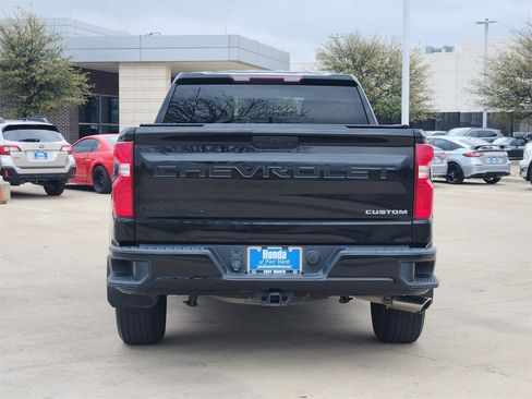 Used 2020 Chevrolet Silverado 1500 Custom w/ Custom Value Package image 6