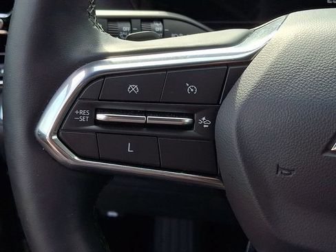 Used 2025 Chevrolet Equinox LT AWD/4WD image 15