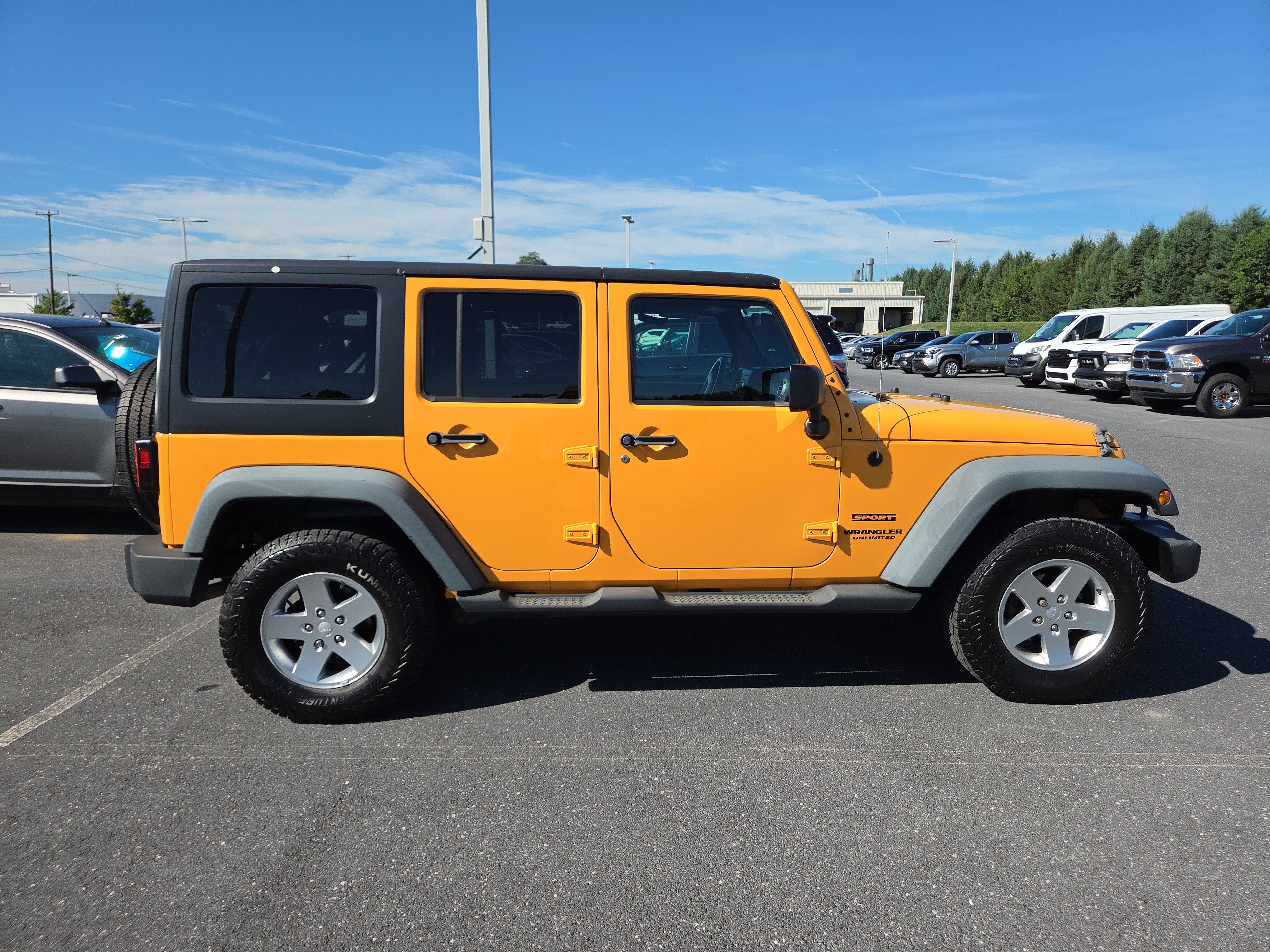 Used 2012 Jeep Wrangler Unlimited Sport AWD/4WD image 17