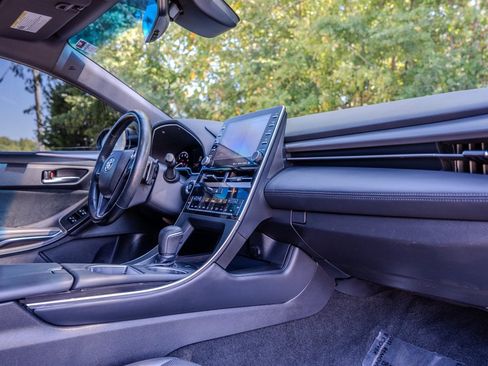 Used 2019 Toyota Avalon Touring w/ All Weather Liner Package FWD image 32