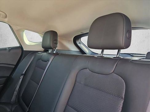 Used 2025 Chevrolet Trax LT FWD image 14