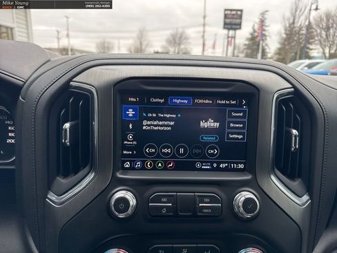 Used 2022 GMC Sierra 2500 Denali w/ Denali Black Diamond Edition image 29