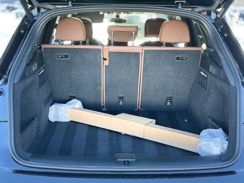 Used 2023 Audi Q5 2.0T Premium w/ Convenience Package image 6