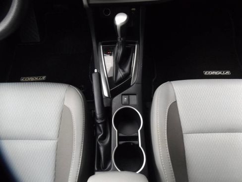 Used 2017 Toyota Corolla LE image 14