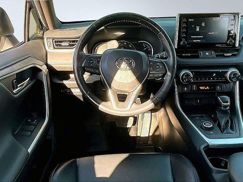 Used 2020 Toyota RAV4 XSE image 5