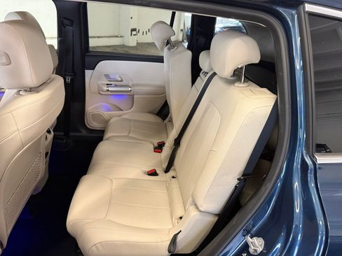 Used 2021 Mercedes-Benz GLB 250 w/ Premium Package image 7