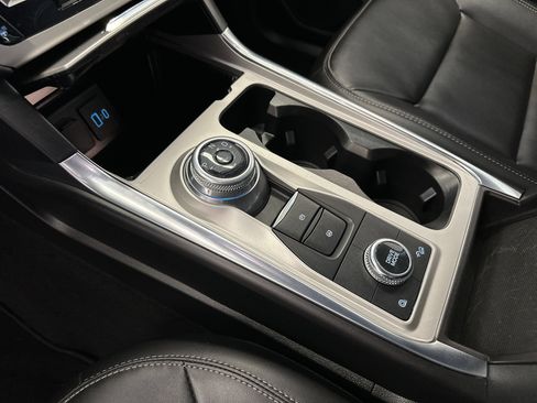 Certified 2022 Ford Explorer XLT w/ Equipment Group 202A image 33