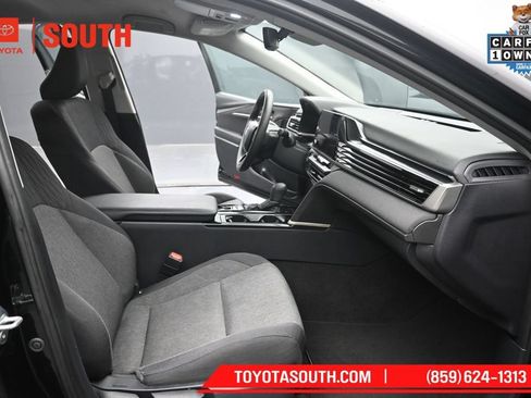 Used 2025 Toyota Camry LE w/ Convenience Package FWD image 33