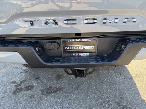 Used 2021 Toyota Tacoma TRD Off-Road w/ Technology Package image 9