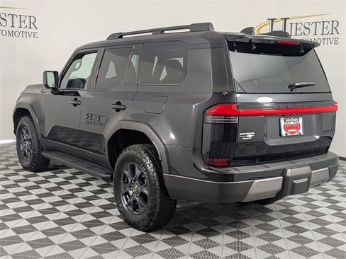 Used 2024 Lexus GX 550 image 5