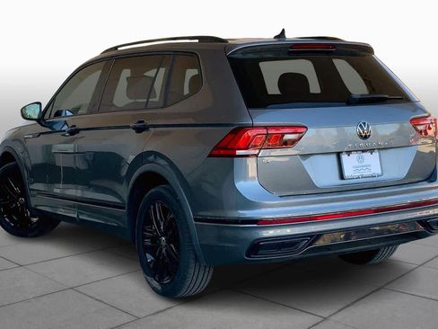 Used 2022 Volkswagen Tiguan SE R-Line image 11