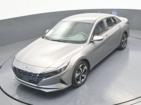 Used 2023 Hyundai Elantra SEL w/ Convenience Package image 47