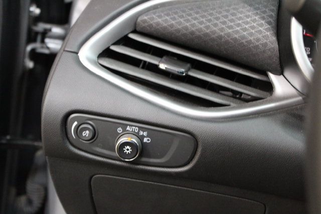 Used 2023 Chevrolet Malibu LT w/ LPO, Floor Liner Package FWD image 12