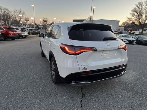 Used 2024 Honda HR-V EX-L image 6