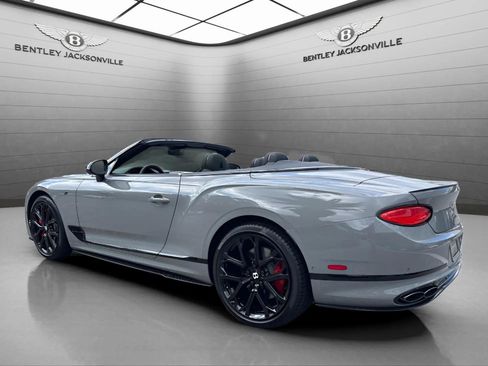 Used 2024 Bentley Continental GT image 12