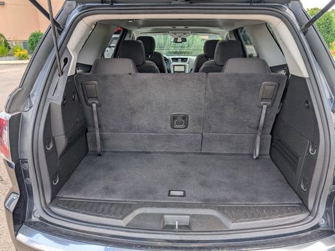 Used 2015 GMC Acadia SLE image 13