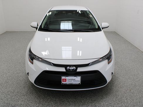 Used 2026 Toyota Corolla LE FWD image 3