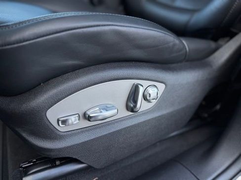 Certified 2026 Porsche Macan image 17