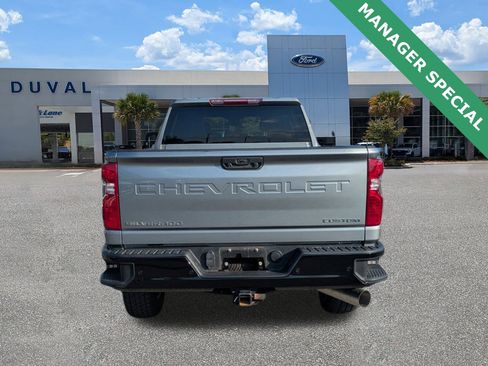 Used 2024 Chevrolet Silverado 2500 Custom w/ Custom Value Package image 5