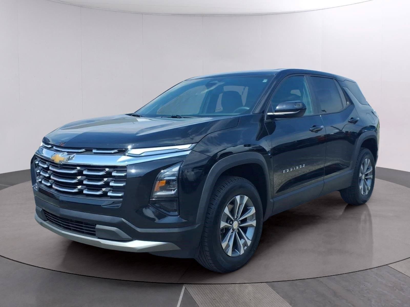 Used 2026 Chevrolet Equinox LT AWD/4WD image 1