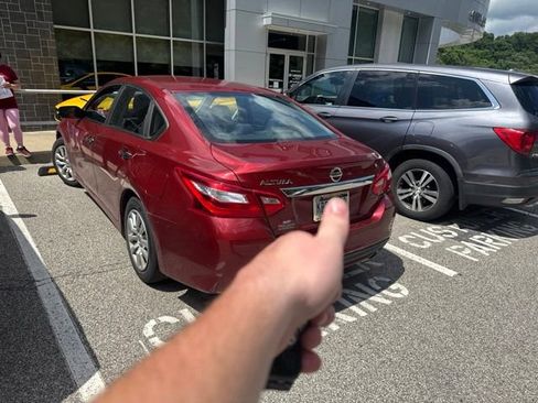 Used 2016 Nissan Altima 2.5 S w/ Power Driver Seat Package FWD image 4
