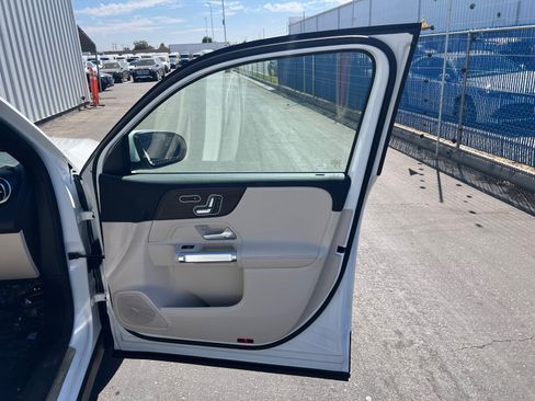 Used 2026 Mercedes-Benz GLB 250 image 22