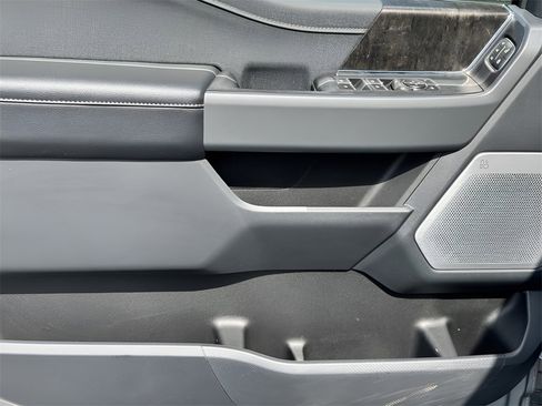 Used 2022 Ford F150 Lariat w/ Equipment Group 502A High image 30