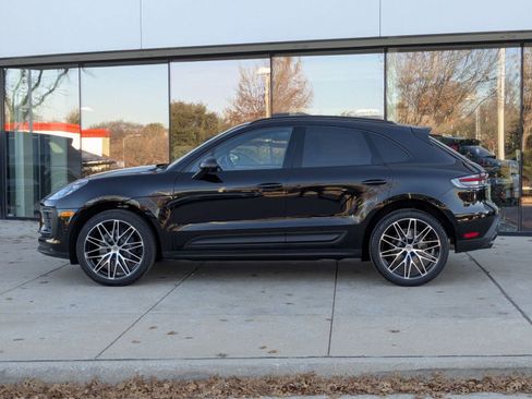 New 2026 Porsche Macan image 2