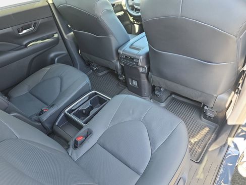 Used 2025 Toyota Grand Highlander AWD image 11