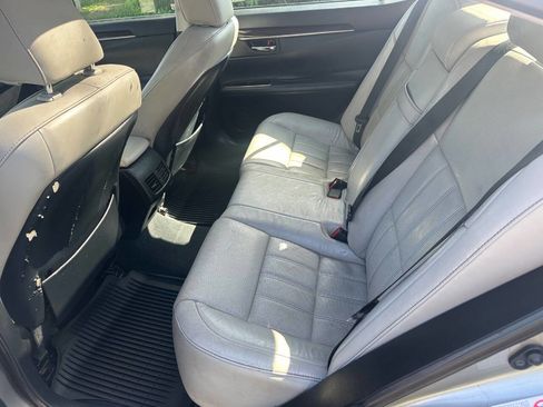 Used 2018 Lexus ES 350 w/ Luxury Package w/Wood Trim FWD image 10