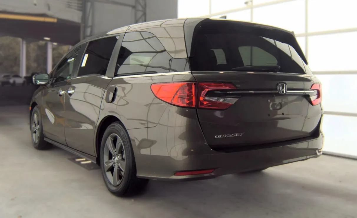 Used 2021 Honda Odyssey EX image 4