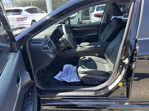 Used 2024 Toyota Camry SE AWD/4WD image 16