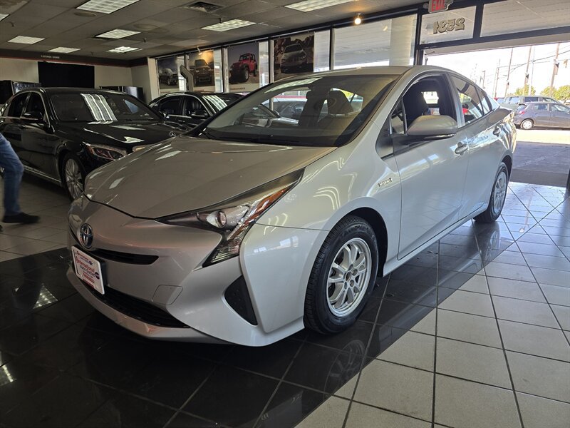 Used 2016 Toyota Prius Two FWD image 1