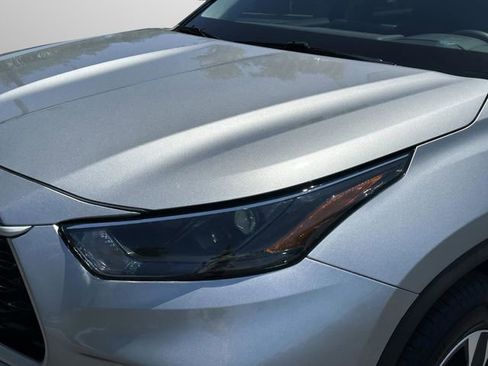 Used 2023 Toyota Highlander XLE FWD image 38