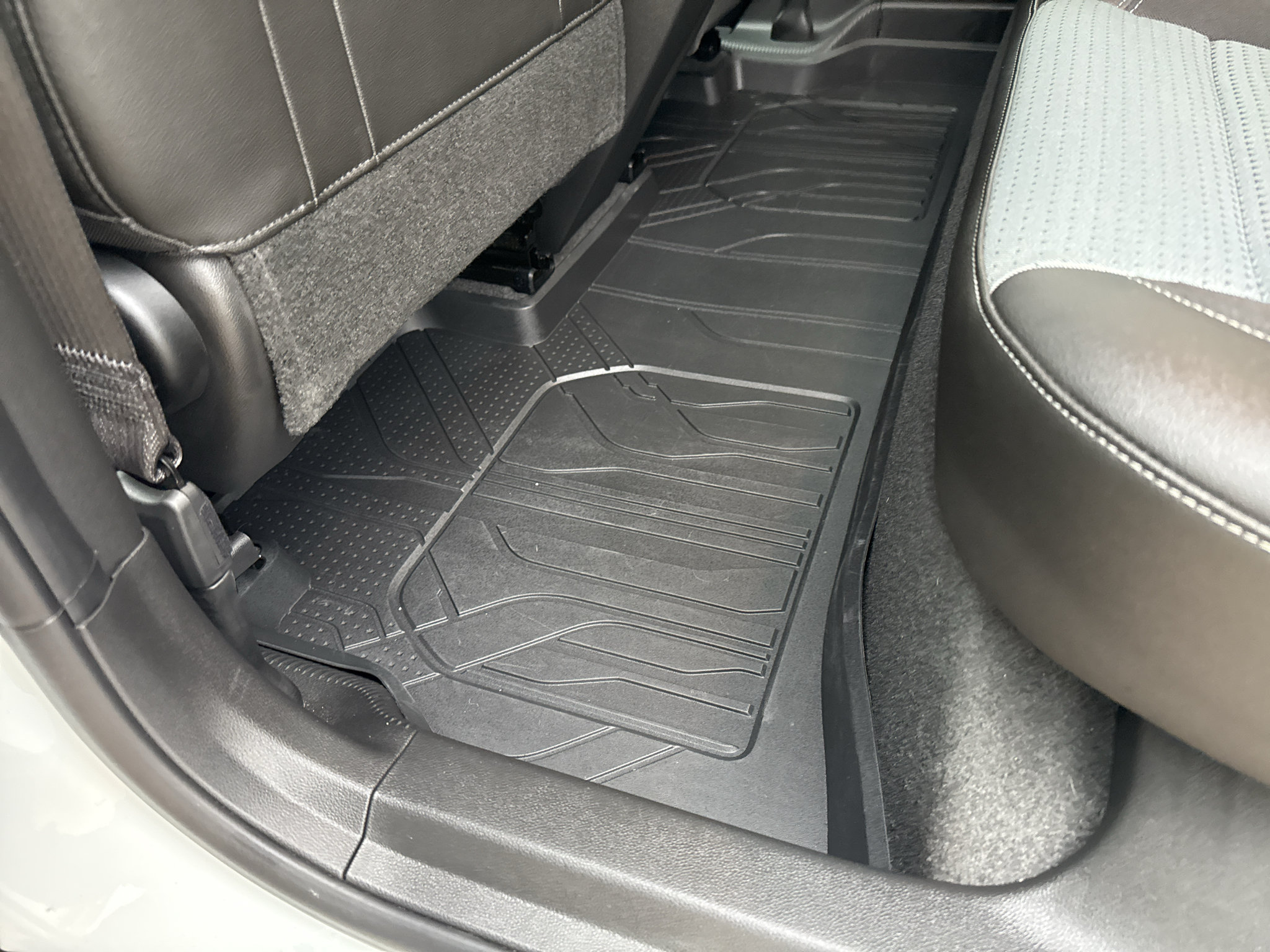 New 2026 Chevrolet Trax LT w/ LPO, Blackout Package FWD image 30