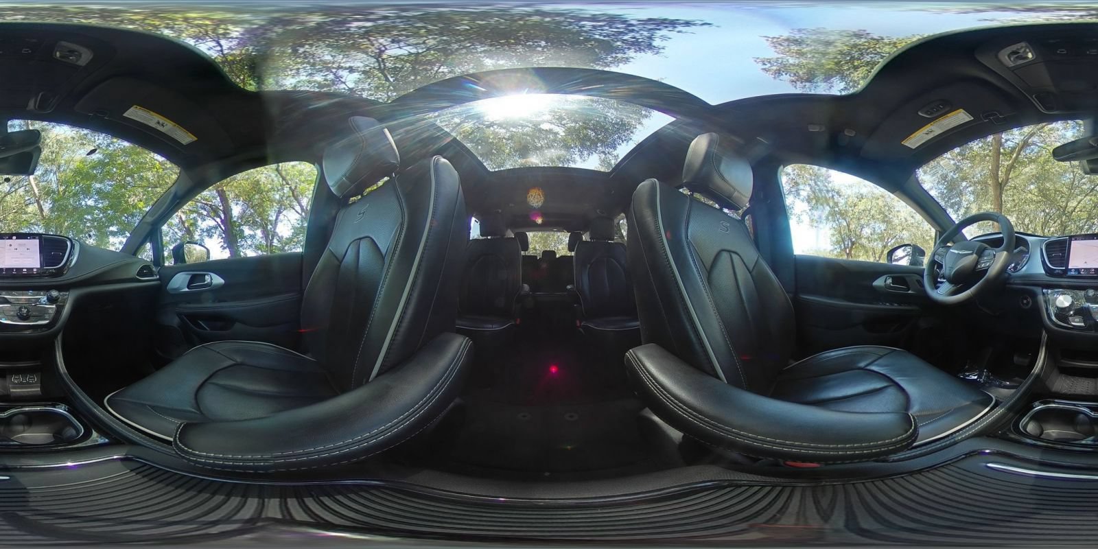 Used 2025 Chrysler Pacifica Limited FWD image 42