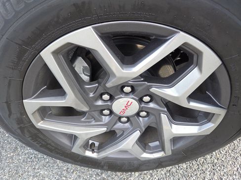 Used 2025 GMC Sierra 1500 SLE w/ Preferred Package AWD/4WD image 12