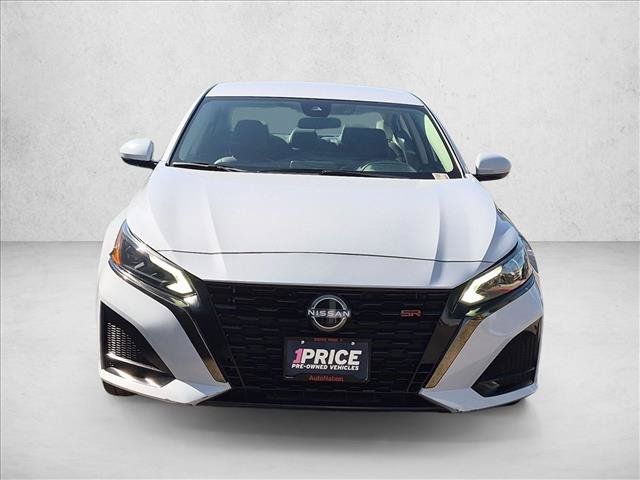 Used 2024 Nissan Altima 2.5 SR FWD image 2