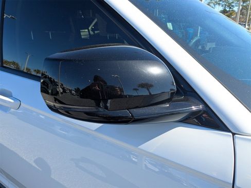 Used 2023 Jeep Grand Cherokee L Limited w/ Black Appearance Package image 12