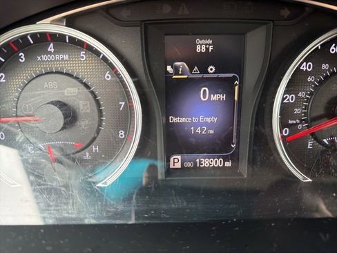 Used 2016 Toyota Camry SE FWD image 12
