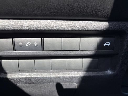 Used 2025 Mitsubishi Outlander SE FWD image 35