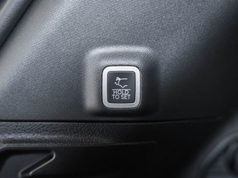 New 2025 Jeep Grand Cherokee Altitude image 10